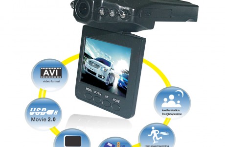 מצלמת רכב HD עם מסך 2.5 אינץ מקליטה ומתעדת את מהלך הנסיעה בזמן אמת