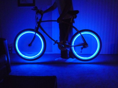 סט ערכת תאורה לד (  2 יח') המתחברת לונטיל גלגל אופניים